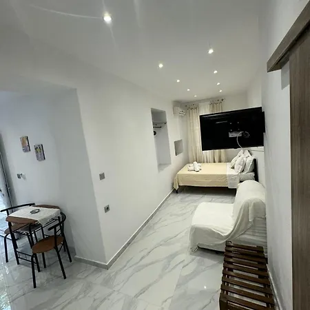 Ready Apartment Skiathos Town Exterior photo